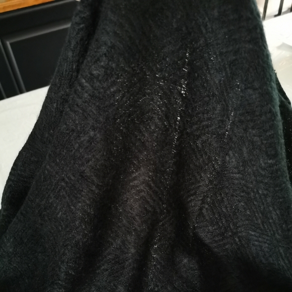 Modena Black Infinity Scarf - Picture 7 of 9